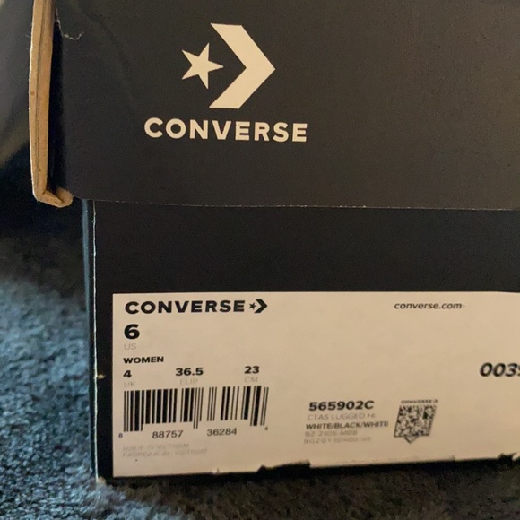 Converse chunky lugged high tops, white. Size 6 sneakers. NEW- Sold Out online - Picture 4 of 5